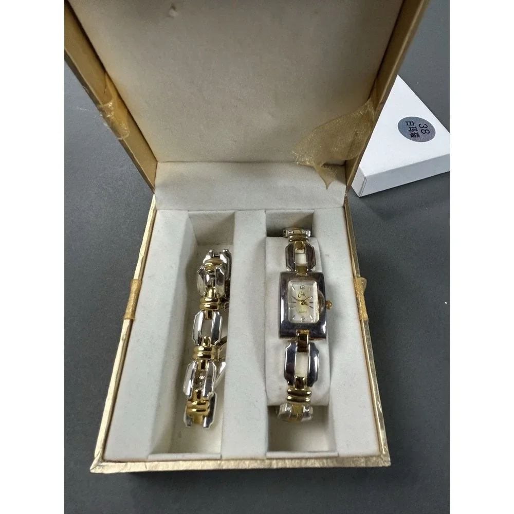 Cache Women's Quartz Watch & Matching Bracelet Gift Set Two Tone Box Untested